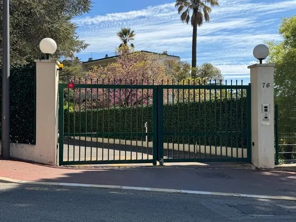 CANNES - Garage fermé en résidence sécurisée - Quartier Montrose