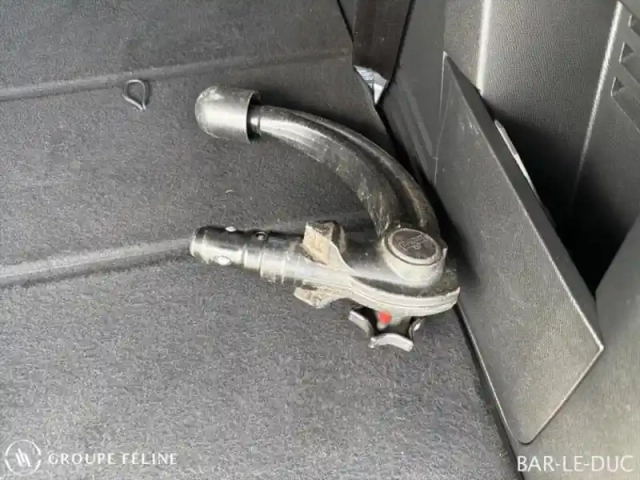 Peugeot 5008 1.2 puretech 130ch s&amp;s allure eat8 — photo 12