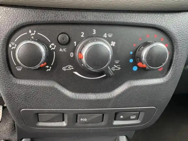Dacia Lodgy 7 places silver line dci 110 e6 — photo 20