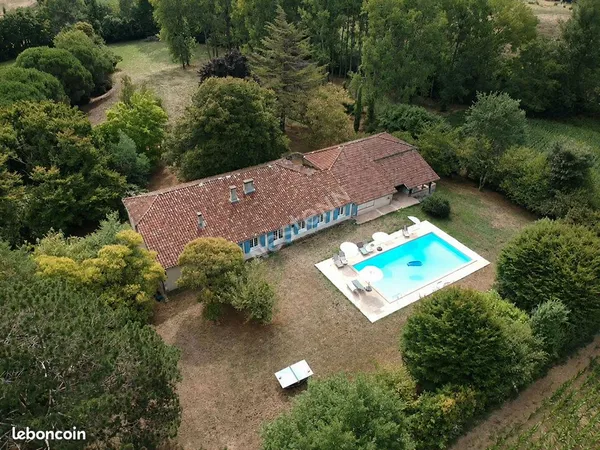 Maison 7 pièces 242 m²