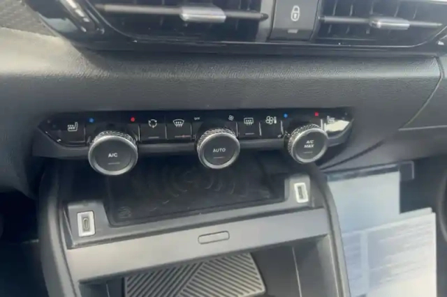Citroën C4 e- 136 ch automatique — photo 57