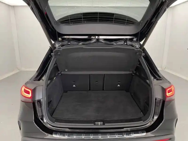Mercedes Eqa 250 — photo 2