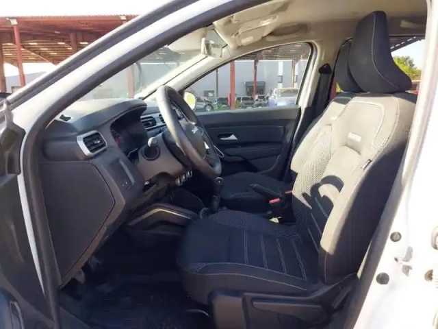 Dacia Duster eco-g 100 4x2 — photo 4