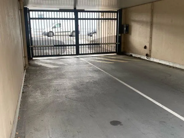 Garage à louer