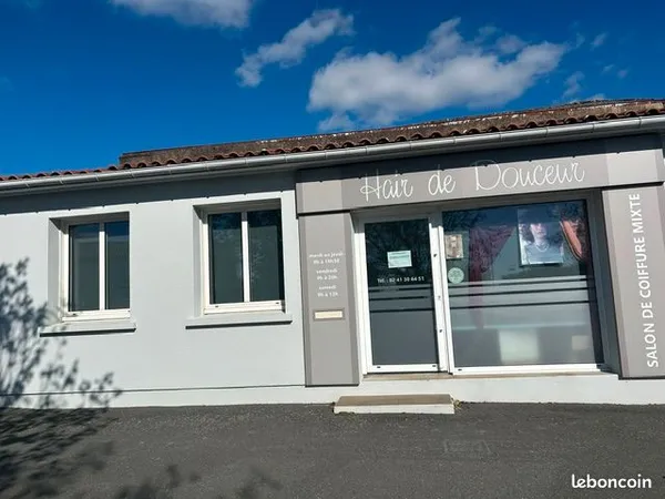 Location d'un local partagé pour salon de coiffure et institut de beauté à La Plaine (Maine-et-Loire