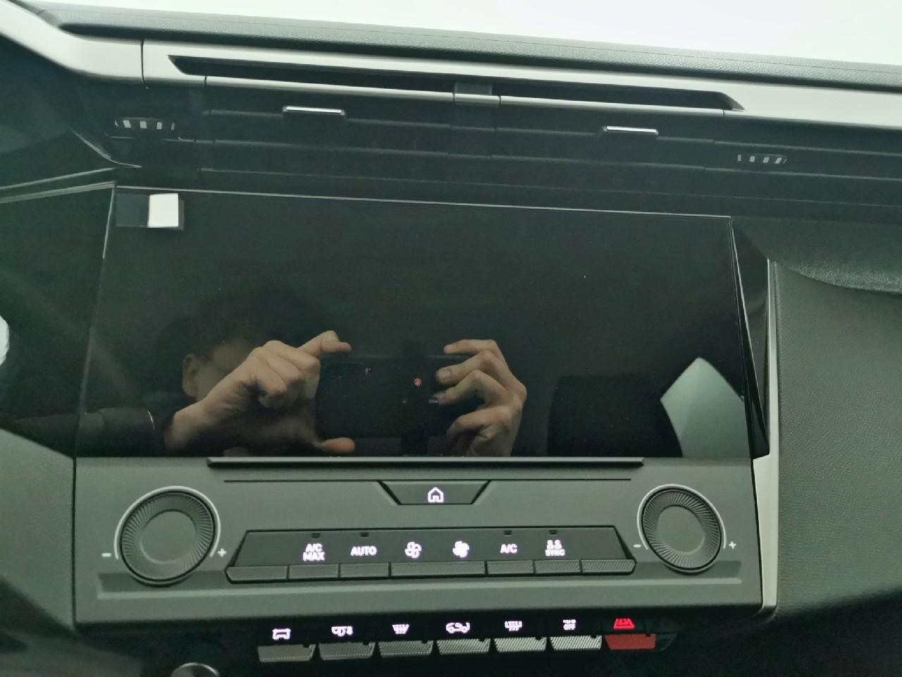 Peugeot 308 sw hybrid 145 e-dcs6 allure — photo 11