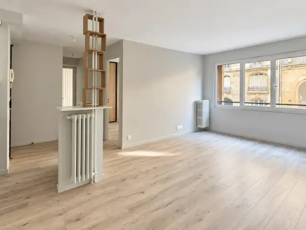 Paris XIVème - Tombe Issoire Trois pièces en parfait état