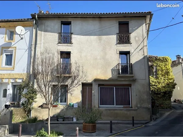 Maison de village louée de 125 m² avec 4 chambres et terrains - Fa (11260)