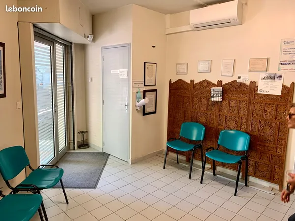 Location cabinet professionnel de santé - 40 m2 - Le Tholonet à 3 Kms d'Aix -en-Provence