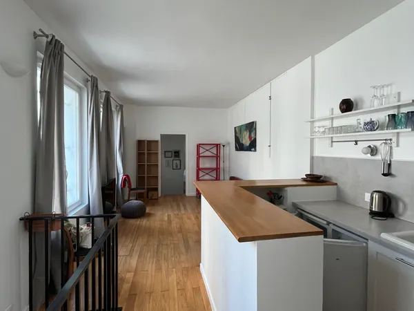 Loue appartement 64m² charme, 2 chambres Paris 18ème - Proximité Marché des Olives