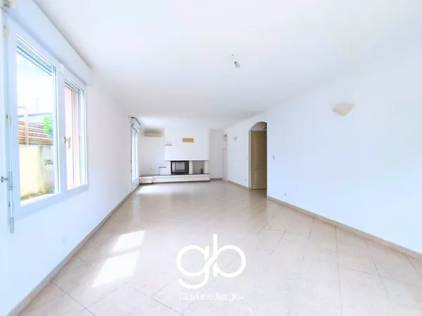 MAISON FAMILIALE TERRAIN PISCINABLE GARAGE DE 53 M2 PR