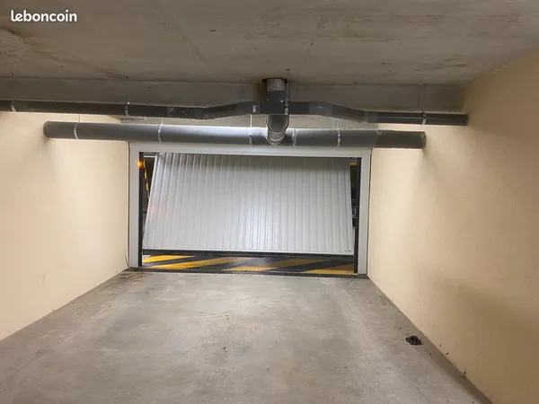Location Box Garage/Stockage Centre Plaisance
