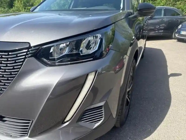 Peugeot 2008 puretech 100 s&amp;s bvm6 allure pack — photo 14