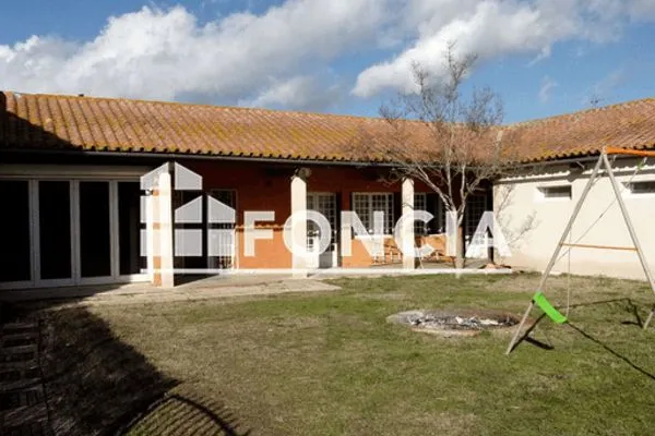 Maison Location Arles 3p 73m² 1000€