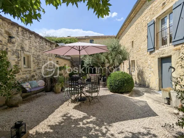 Maison 11 pièces 340 m²