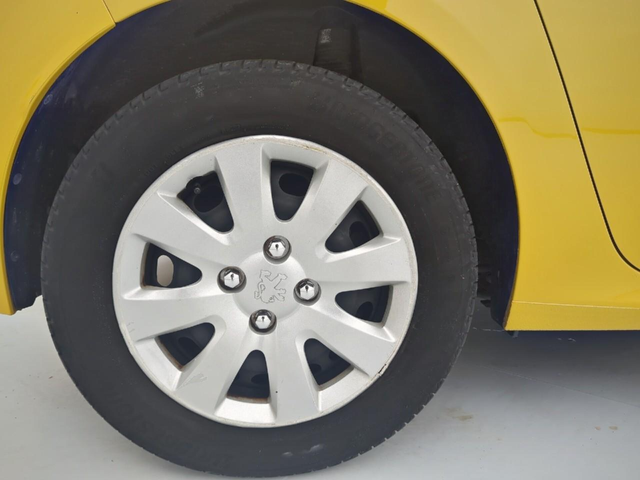 Peugeot 208 puretech 75 s&s bvm5 like — photo 28