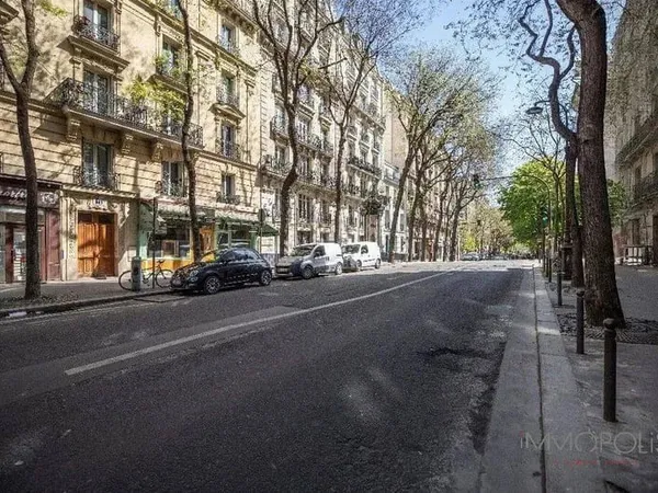 Local commercial 215 m²