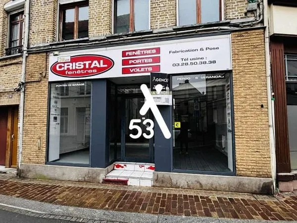 Local commercial 4 pièces 111 m²
