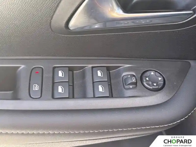 Peugeot 208 hybrid 100 e-dcs6 — photo 24