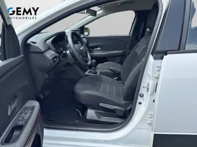 Dacia Sandero tce 110 — photo 9