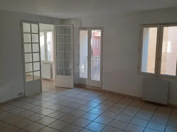 T3 dans maison de village