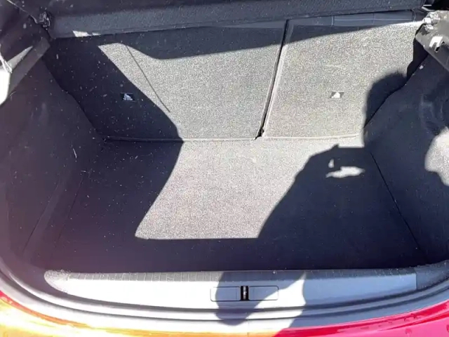 Peugeot 208 puretech 100 s&amp;s bvm6 — photo 11
