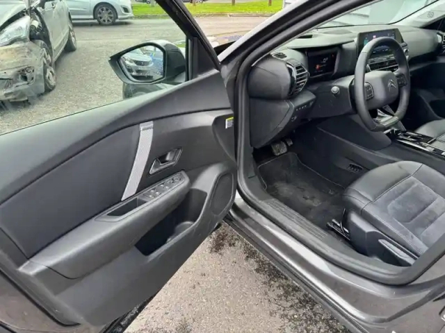 Citroën C4 e- 136 ch automatique — photo 48