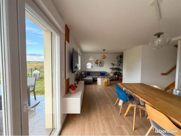 Innenheim - Duplex-jardin - Carré de l'habitat récent de 90 m² avec jardin de 70 m², terrasse et gar