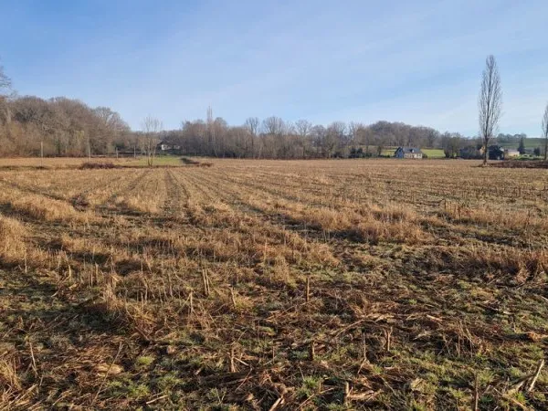 TERRAIN À BÂTIR HORS LOTISSEMENT