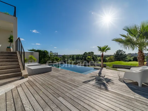 Maison 7 pièces 250 m²