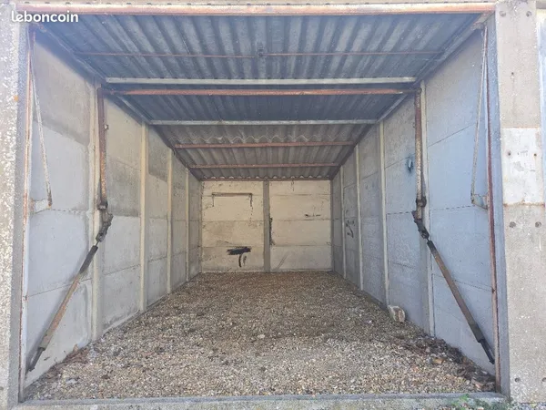 Garage/box 16 m² Saint Remy Sur Avre