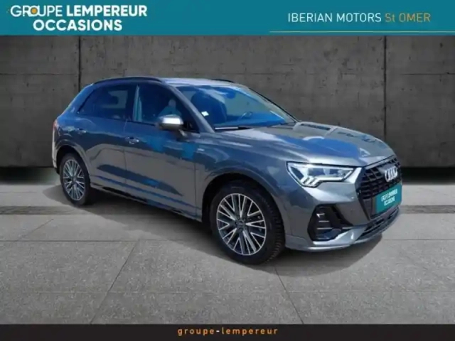 Audi Q3 45 tfsi e 245ch s line s tronic 6 — photo 1