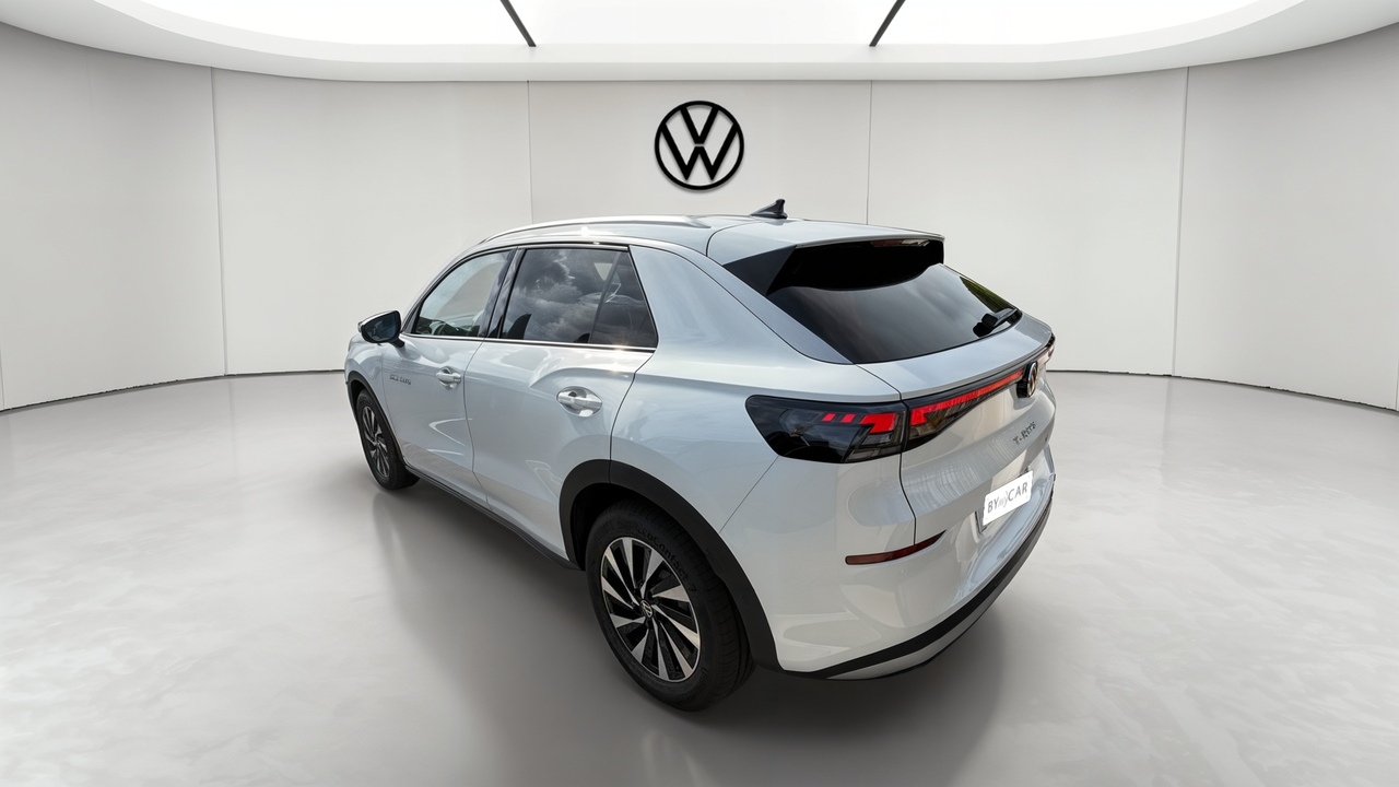 Volkswagen T-Roc 1.5 eTSI EVO2 Hybrid 150 ch DSG7 — photo 3