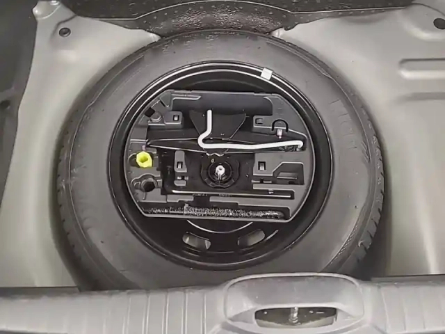 Peugeot 208 1.2 puretech 110ch s&amp;s eat6 — photo 28