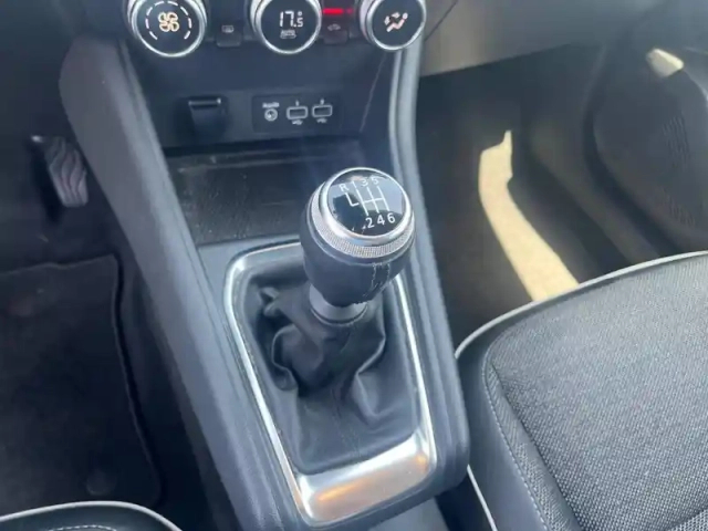 Renault Captur tce 90 - 21 — photo 11