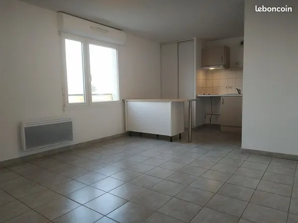T2 43m2 - 1 Chambre et GARAGE Box - 59900 - Loué