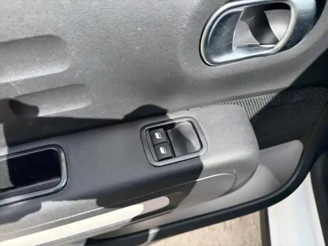 Citroën C3 puretech 82ch graphic s&amp;s e6.d-temp — photo 12