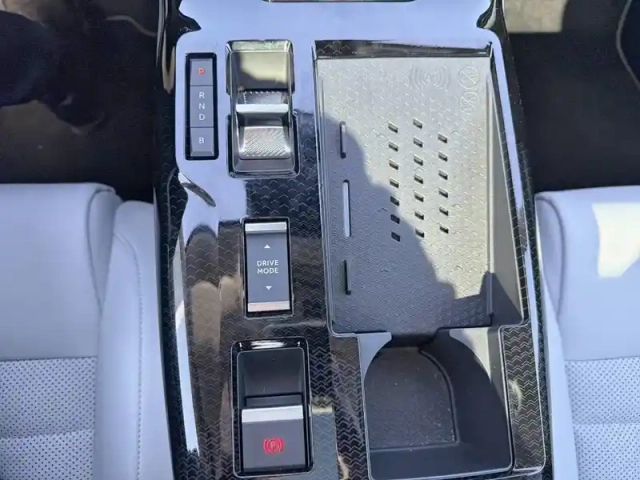 Citroën C5 Aircross hybride rechargeable 195 e-eat7 — photo 14
