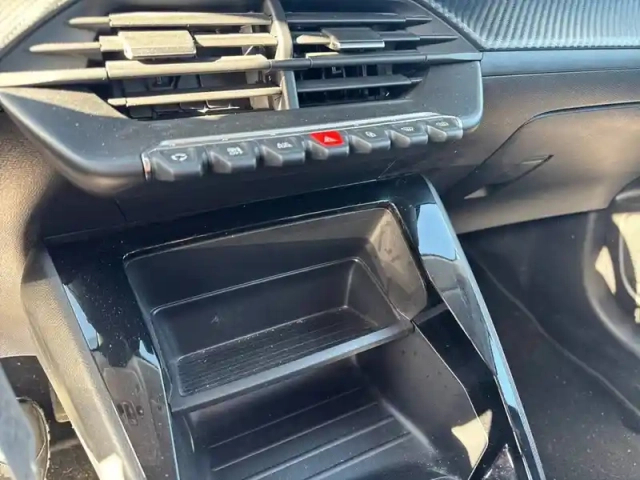 Peugeot 208 puretech 75 s&amp;s bvm5 — photo 60