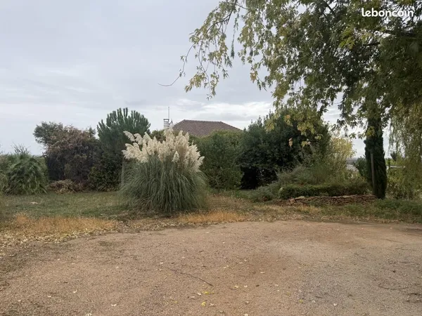 Terrain 700 m² Creches Sur Saone