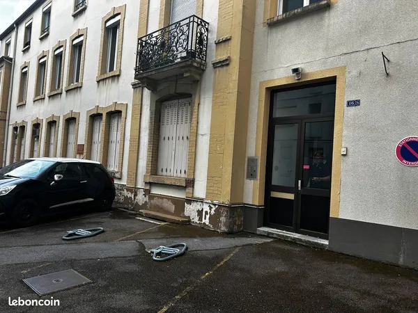 F2 état neuf prox place Flore