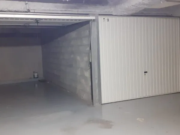 Location parking Beausoleil Box fermable