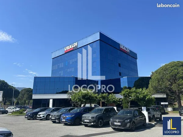 Bureaux 767 m²