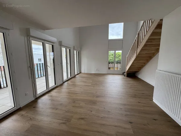 Terrasse - Parking - Notaire Offert