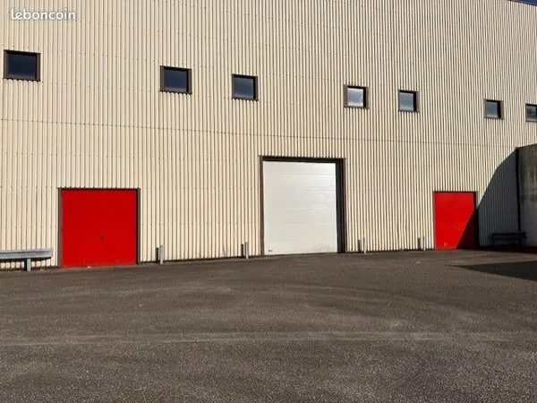 Local / stockage / 390m2 CREUTZWALD