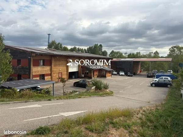 Local d'activité 1 330 m²