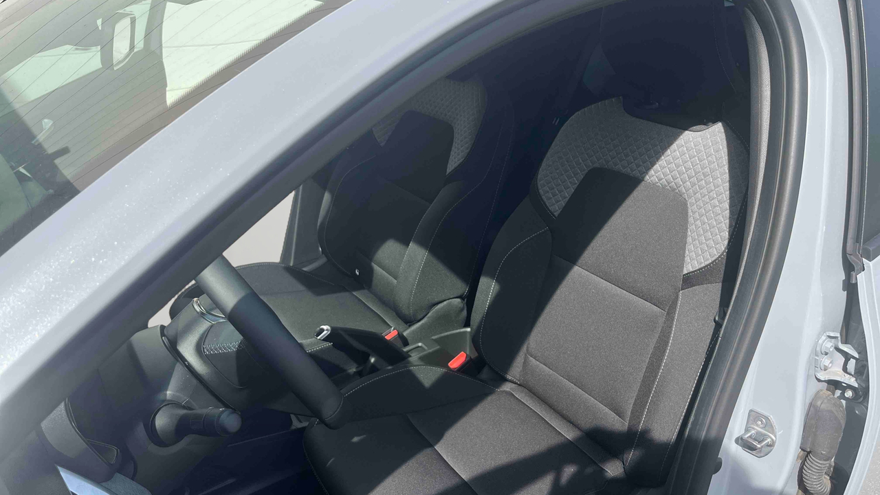 Renault Clio E-Tech full hybrid 145 ch GSR2 — photo 11