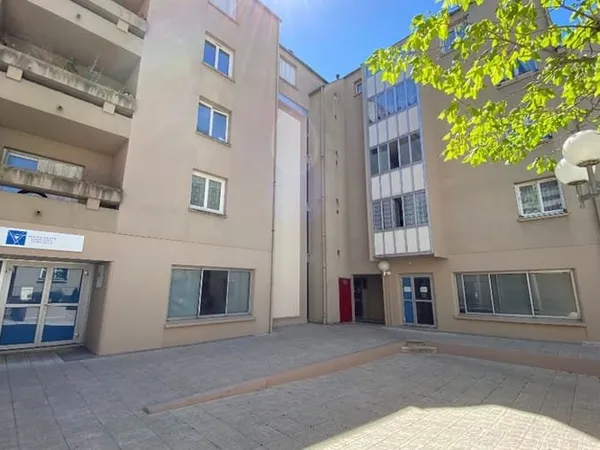 Local commercial 380 m²