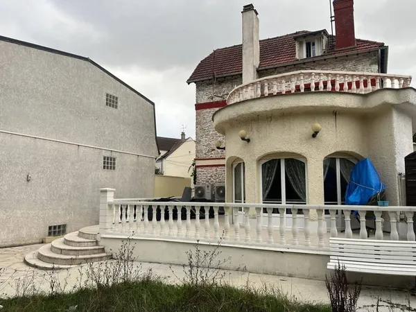 Maison 13 pièces 250 m²