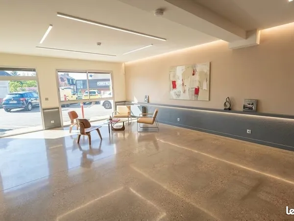 Local 100 m² RODEZ